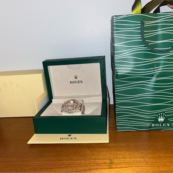 Two Tone Rolex Date Just Swiss Movement - Picture 3 of 6